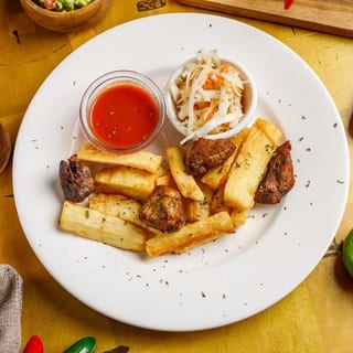 Yuca Con Chicharrón