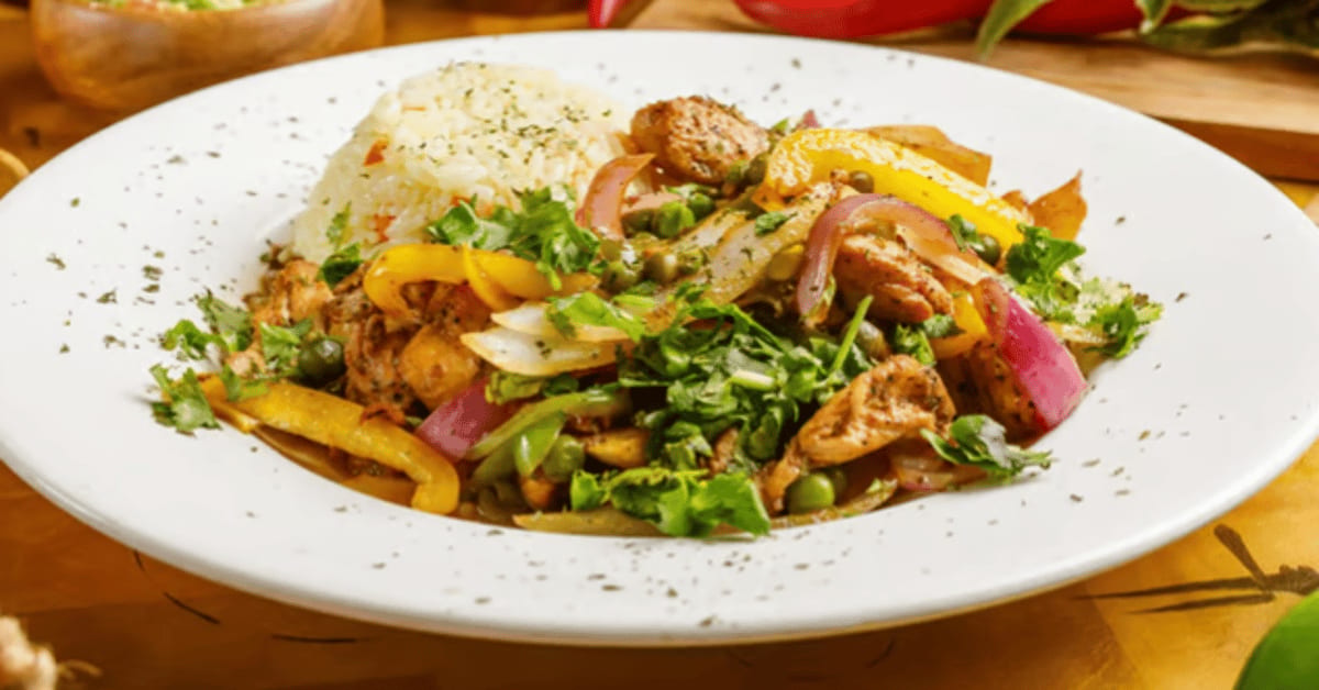 Saltado De Pollo.