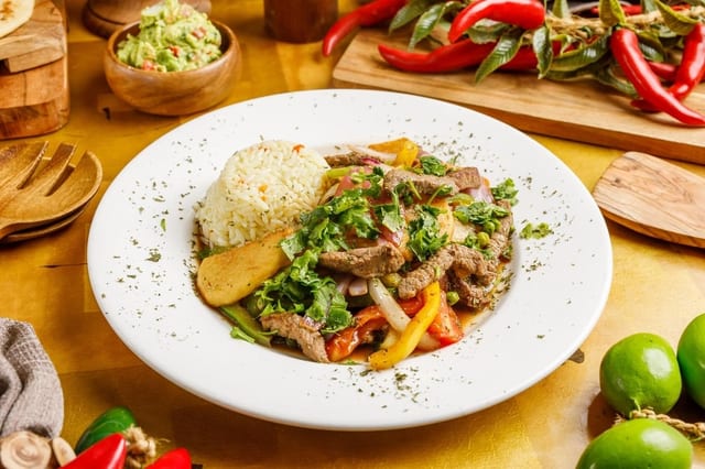 Lomo Saltado.